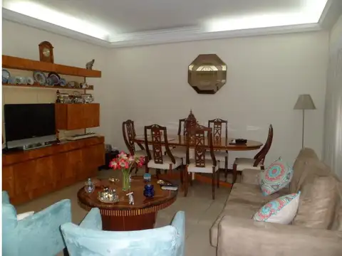 LOTE 8.66x17.78. C/ DEMOLICION (CASA 2 PLANTAS).