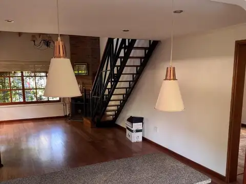 Casa 4 amb Hurlingham c/ Pileta Seg 24Hs. B. Parque La Luz