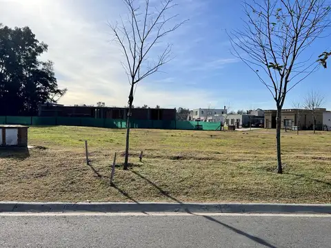 Terreno en Venta 33  mts Fondo