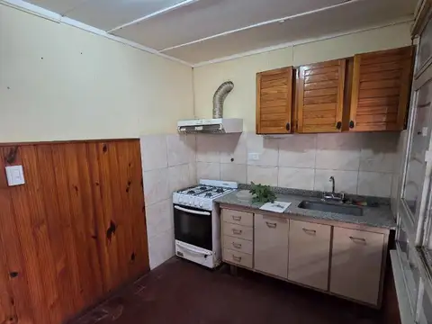 Casa 3 ambientes con 1 baño