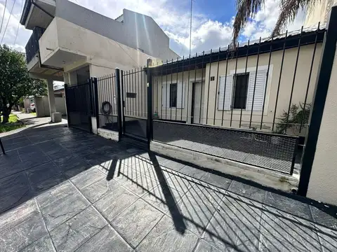 VENTA CASA 3 AMBIENTES EN BARRIO ALTOS DE PODESTA