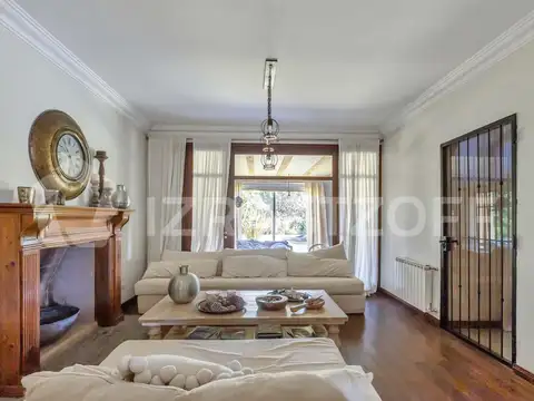 Casa 7 ambientes con 3 baños