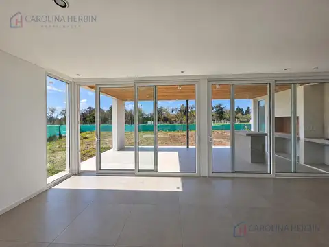 Casa 4 ambientes con 3 baños