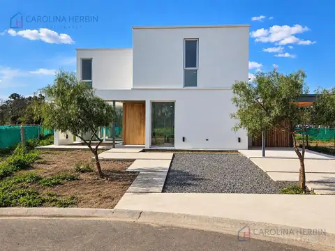 Casa en Village Plaza a estrenar.
