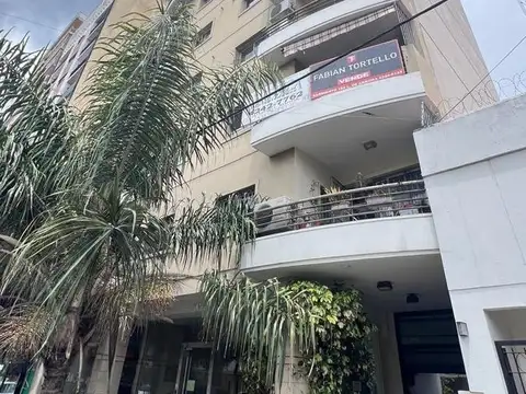 Venta departamento 4 ambientes en Lomas de Zamora con cochera y baulera