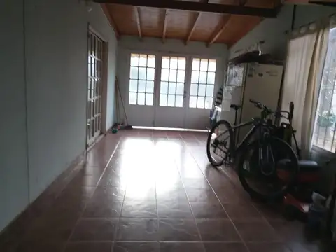 Casa 4 ambientes con 1 baño
