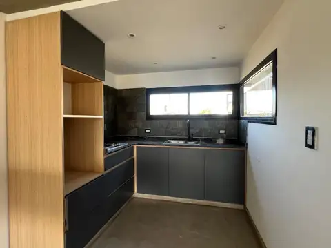 Depto Tipo Casa en Venta con 1 cochera