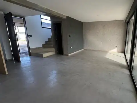 DUPLEX EN VENTA EN DISTRITO SUR