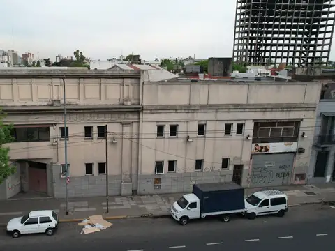 Excelente nave industrial a la venta en Barracas