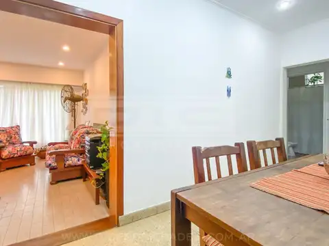 Casa 11 ambientes con 4 baños