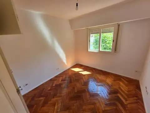 Oficina 4 ambientes con 2 baños