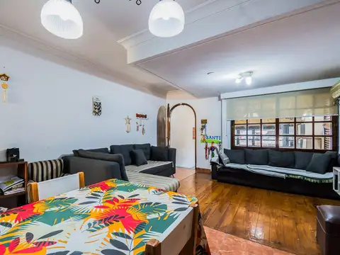 Depto Tipo Casa 4 ambientes con 2 baños