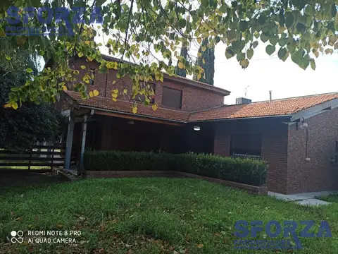 Casa 9 ambientes con 3 baños