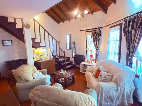 Casa 3 ambientes con 2 baños