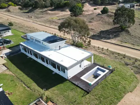 Casa en venta - 4 Dormitorios 5 Baños - Cocheras - 990Mts2 - Costa Esmeralda