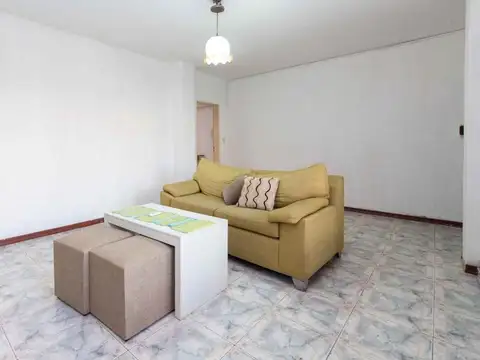 Casa 6 ambientes con 2 baños