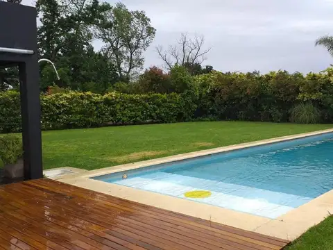 Casa 5 ambientes con 5 baños