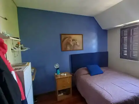 Casa 5 ambientes con 4 baños