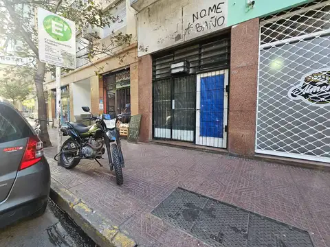 Local en Venta 64 años