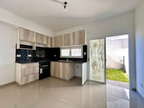 Casa en Venta con 1 cochera