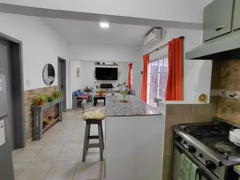 Depto Tipo Casa 4 ambientes con 2 baños