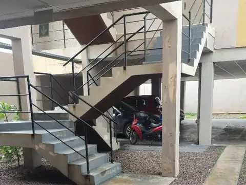 Comandante Fontana 400, Piso 1