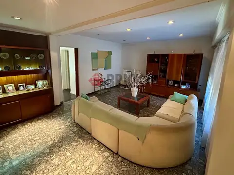 Casa 6 ambientes con 3 baños