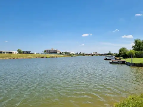 Venta Lote a la laguna  Área  5 - San Sebastián - Escobar