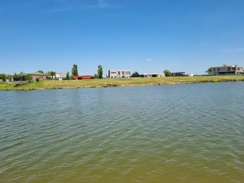 Venta Lote a la laguna  Área  5 - San Sebastián - Escobar