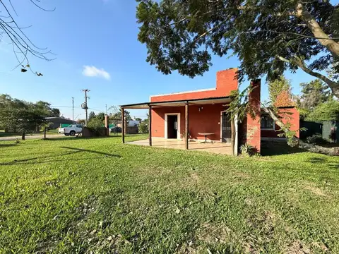 VENTA. Casa-quinta con pileta en Arroyo Leyes
