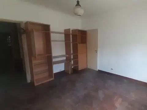 CASA 4 amb CON PARQUE Y PILETA en VENTA