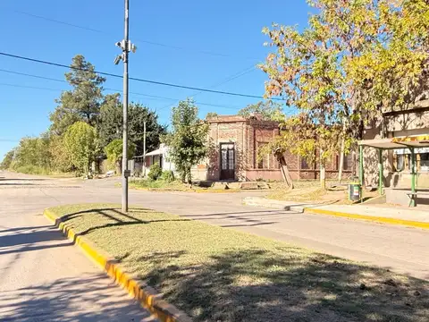 Terreno con mejoras, Calle Zapiola y Santiago del Estero