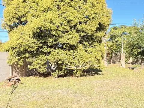 Terreno con mejoras, Calle Zapiola y Santiago del Estero