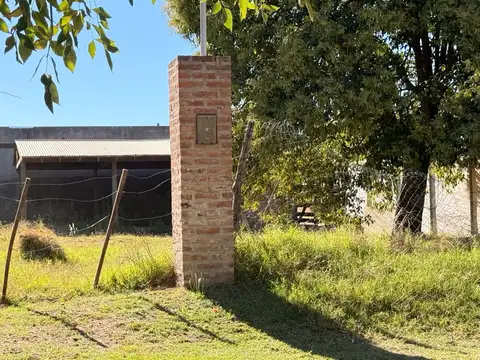 Imperible Terreno en Empalme Lobos, con quicho y parrilla a terminar!