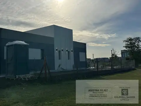 Casa en Countries/B.Cerrado (Berazategui)