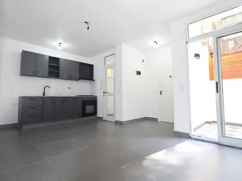 VENTA PH 3 AMBIENTES A NUEVO 2 PATIOS V PUEYRREDON