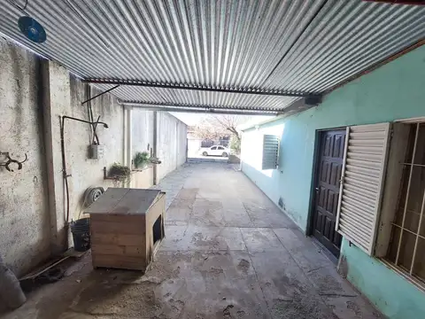 Casa 4 ambientes con 1 baño