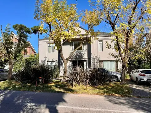 VENTA CASA 6 AMBIENTES CON PILETA - PUEYRREDON CC