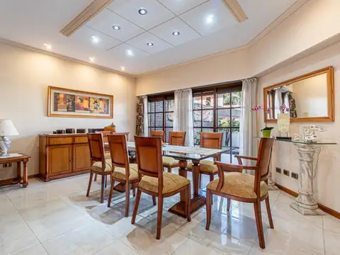 Casa 5 ambientes con 3 baños