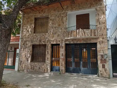 15 ENTRE 35 Y 36, CASA PH EN VENTA DE  3 DORMITORIOS + COCHERA. BARRIO NORTE, LA PLATA.