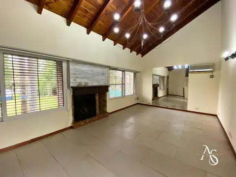 Casa en Venta con 4 cocheras
