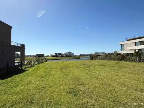 Terreno en venta - 860Mts2  - Puertos del Lago