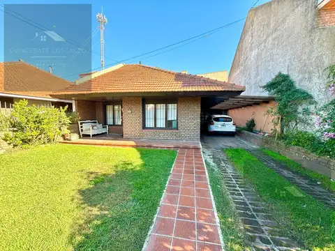 Casa en venta en barrio Parque Luro