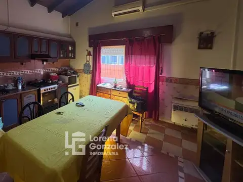 Casa en venta tres dormitorios y galpon