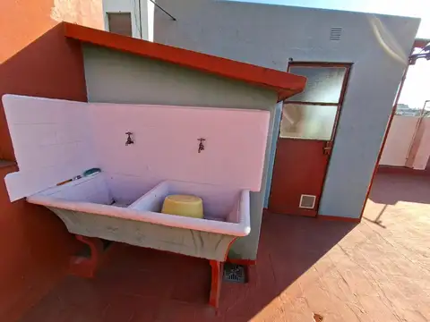 Depto Tipo Casa en Venta 60 años