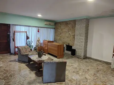 Hermoso Chalet - Acepta Permuta