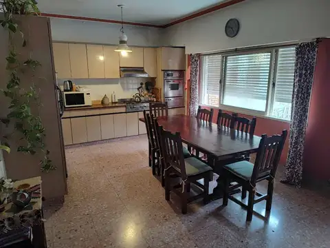 Casa en Venta en Haedo Sur, USD 210.000