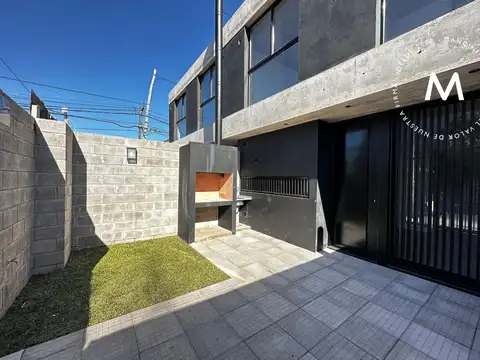 Depto Tipo Casa en Alquiler de 3 ambientes