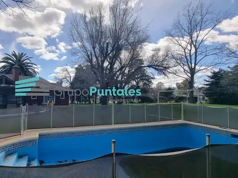 Casa en Venta con 2 cocheras