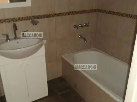 Depto Tipo Casa 2 ambientes con 1 baño